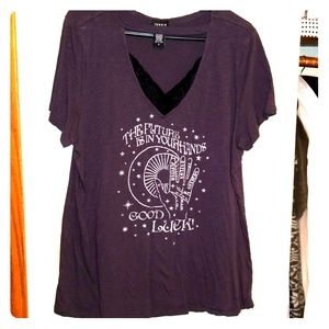 Choker tee w/ graphic